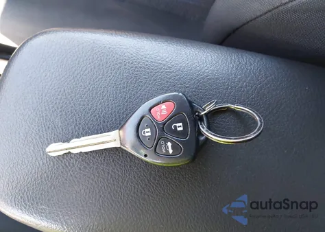 2011 Toyota Corolla S z USA, uszkodzony, nr VIN 2T1BU4EE3BC715291